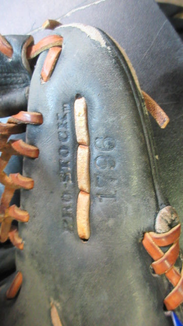 Used Wilson A2000 1796 11" Leather Glove - LHT