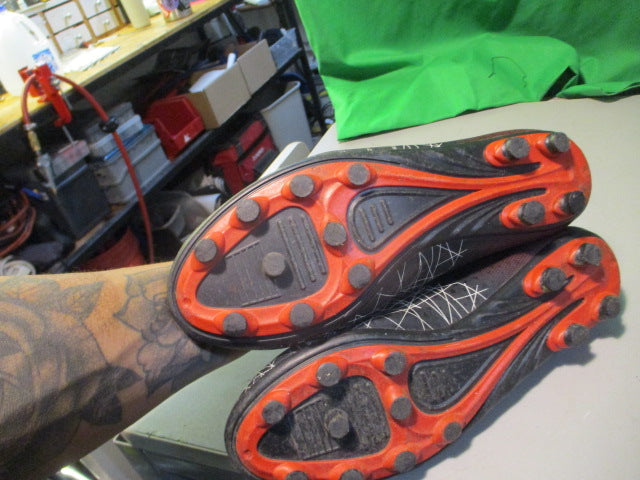 Load image into Gallery viewer, Used Ritualay Size 7.5 Soccer Cleats
