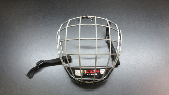 Load image into Gallery viewer, Used CCM FL 40 Medium Hockey Mask
