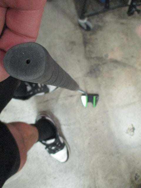 Load image into Gallery viewer, Used Nitro Crossfire 30" Junior Putter - RH
