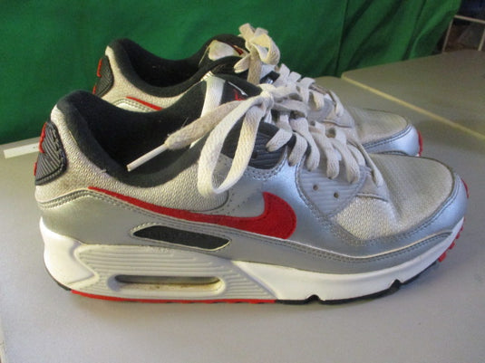 Used Nike Air Max "Icons" Sneakers Size 8