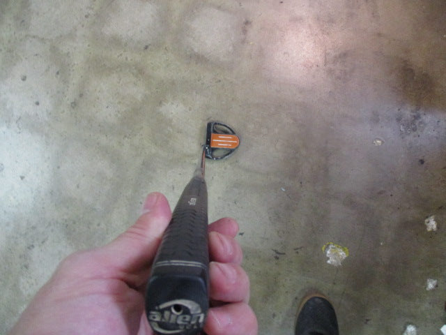 Load image into Gallery viewer, Used Alien AAQ7 RH Putter34&quot;
