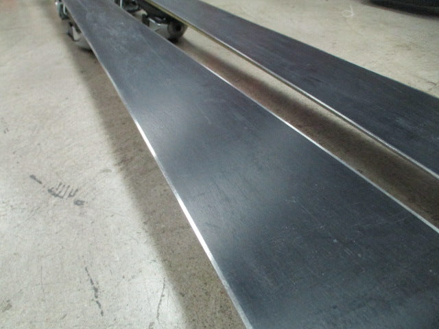 Load image into Gallery viewer, Used Volant T3 Power 170cm Gold Skis w/ Marker M1000 Bindings
