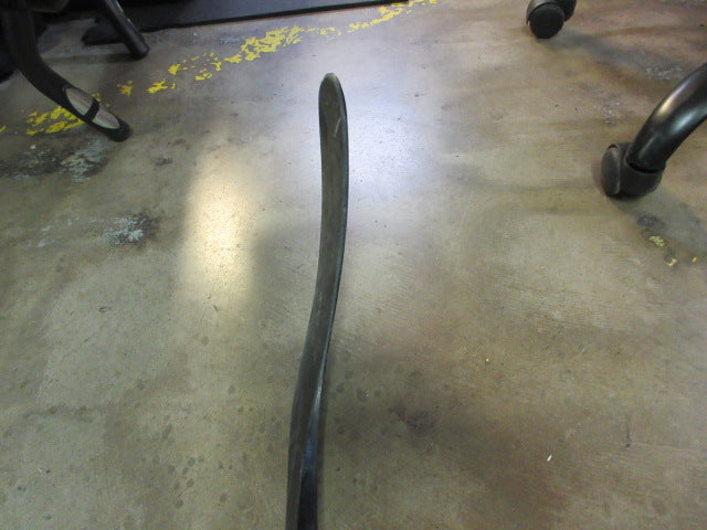 Load image into Gallery viewer, Used Fischer W150 66&quot;  Ice Hockey Stick
