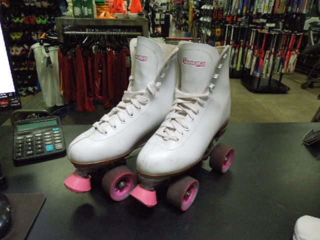Load image into Gallery viewer, Used Chicago Skates Classic Rink Ladies Roller Blades Size 8
