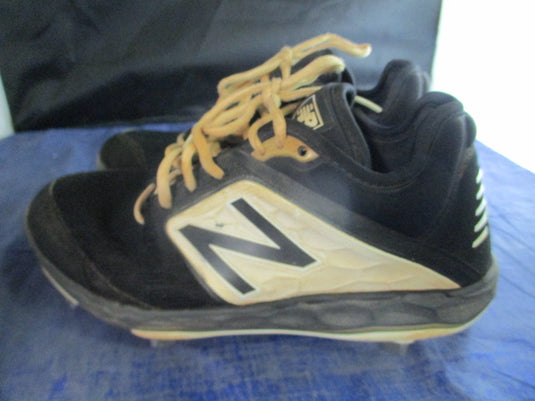 Used New Balance Metal Baseball Cleats Size 5