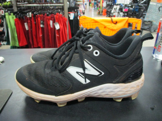 Used New Balance Size 7.5 Cleats
