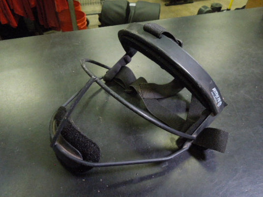 Used Rip It Adult Softball Fielder Mask in Black