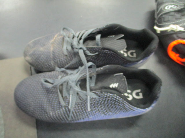 Load image into Gallery viewer, Used DSG Speed Viper Sz 3.5 Soccer Cleats
