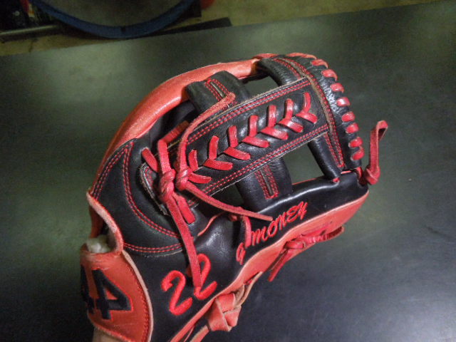 Load image into Gallery viewer, Used 44 Pro Signiture Series 11.5" RHT Infield Glove
