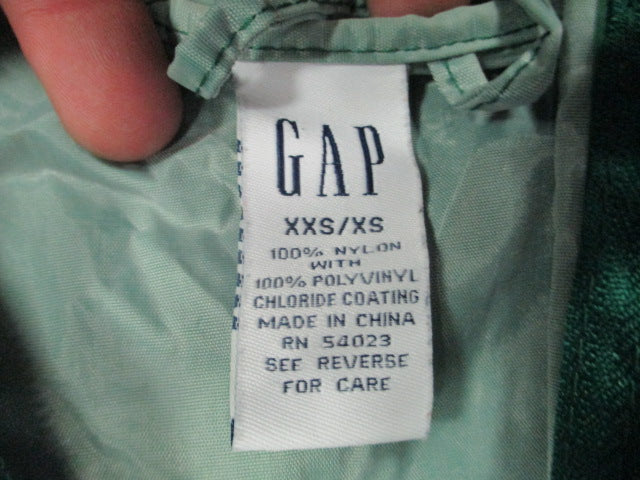 Load image into Gallery viewer, Used GAP Stormbuster Size XXS/XS Rain Jacket
