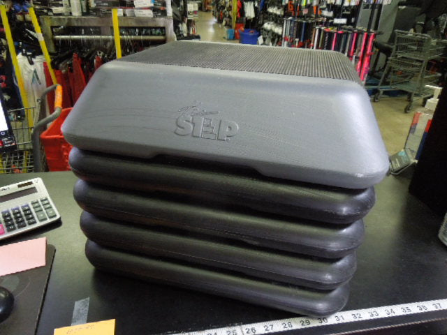 Load image into Gallery viewer, Used The Step Adjustable High Step Aerobic Platform With1 Platform and 4 Risers
