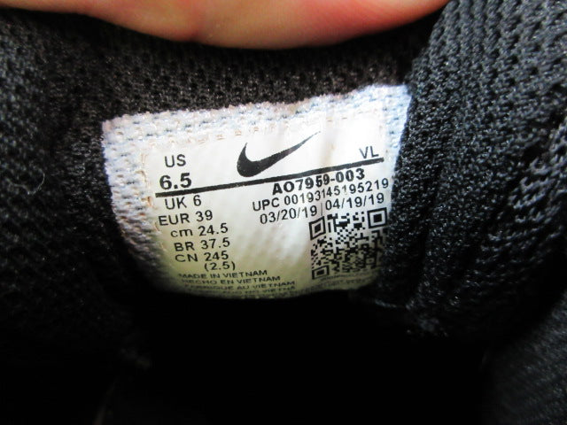 Load image into Gallery viewer, Used Nike Alpha Huarache 3 Varsity Low Baseball Cleats - Size 6.5
