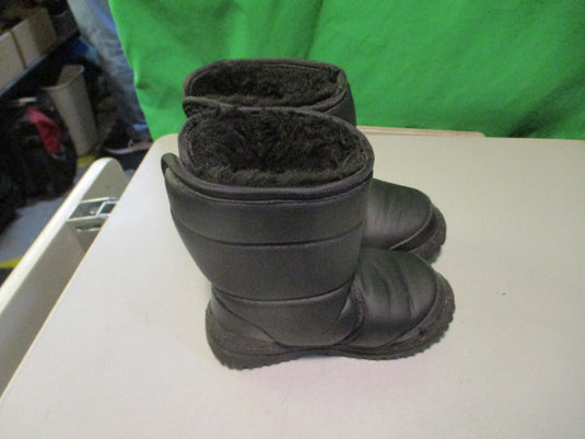 Used Khombu Toddler Size 5 Winter Boots
