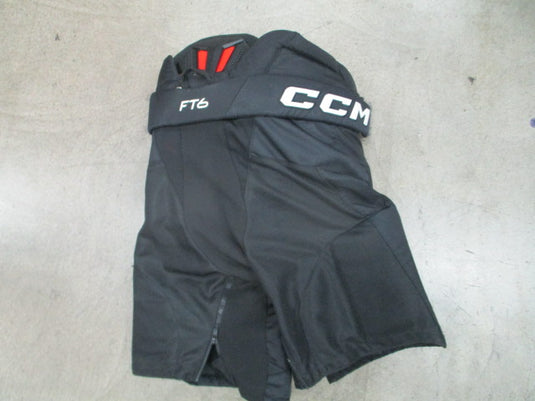 Used CCM FT6 Senior Hockey Breezers Size Small