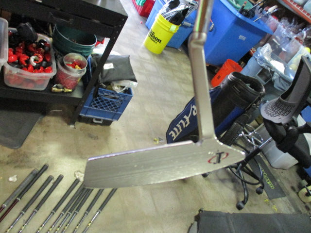Load image into Gallery viewer, Used Tour Edge Milled Carbon No 1 Putter RH
