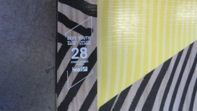 Load image into Gallery viewer, Used Head DEFY Future 128 cm Snowboard With Bindings
