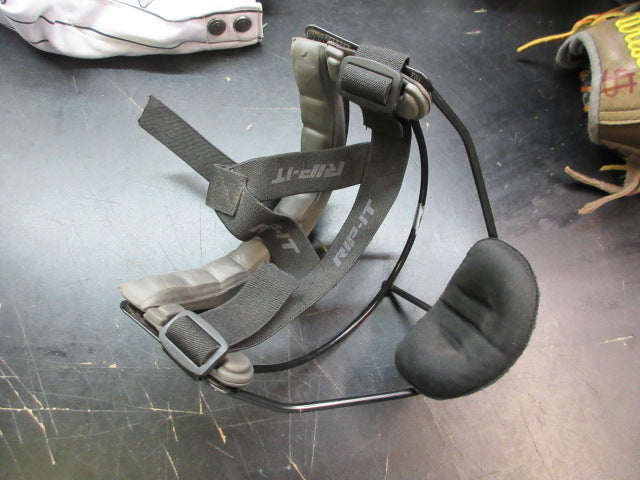 Load image into Gallery viewer, Used Rip-It Softball Fielders Mask - Youth
