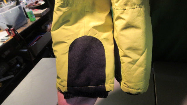 Load image into Gallery viewer, Used Youth Crivit Snow Pants w/ Suspenders Size 2-4 Black imperfections back of
