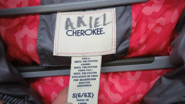 Load image into Gallery viewer, Used Cherokee Winter Jacket - Size Small
