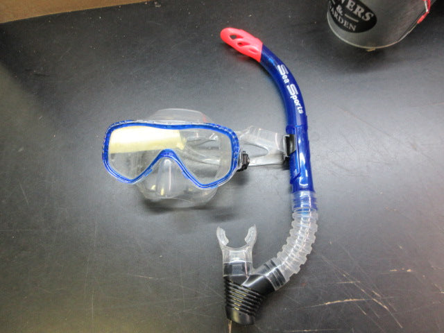 Load image into Gallery viewer, Used Sea Sports Goggles/Snorkel
