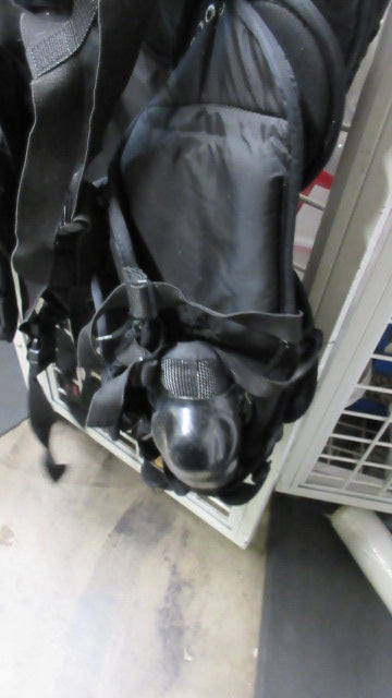 Load image into Gallery viewer, Used Heaton Helite-Z Goalie Hockey Chest Protector Size Adult - straps wear
