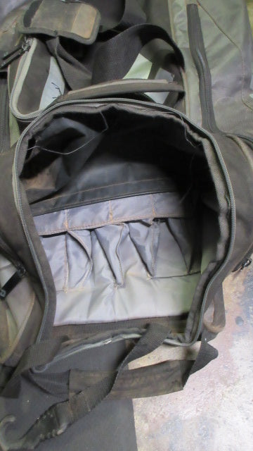 Load image into Gallery viewer, Used Demarini Momentum Wheeled Bag - Zipper problems &amp; wear
