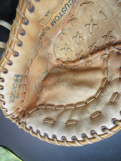 Load image into Gallery viewer, Used Winner's Choice Pro Model Chrome Tanned First Basemans Leather Glove - RHT
