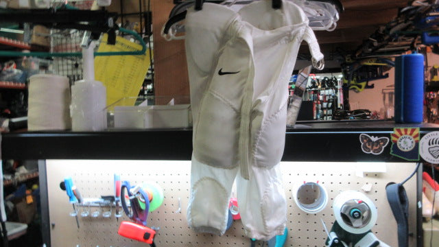 Load image into Gallery viewer, Used Nike Football Pants - Size Youth Medium
