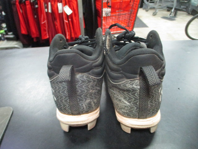 Load image into Gallery viewer, Used Under Armour Spot Light Size 9.5 Cleats
