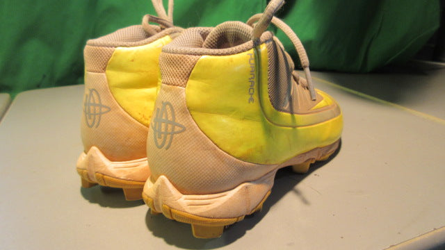 Load image into Gallery viewer, Used Nike Youth Huarache 4Y Football Cleats
