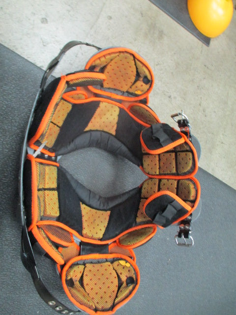 Load image into Gallery viewer, Used Schutt XV HD QB/WR Size Small 16&quot;-17&quot; Fooball Shoulder Pads - Adult
