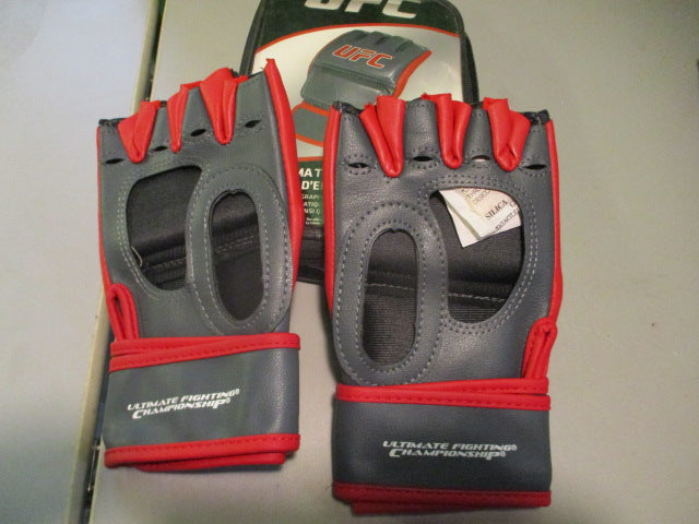 Load image into Gallery viewer, UFC MMA Training Gloves Boxing Gloves Size S/M

