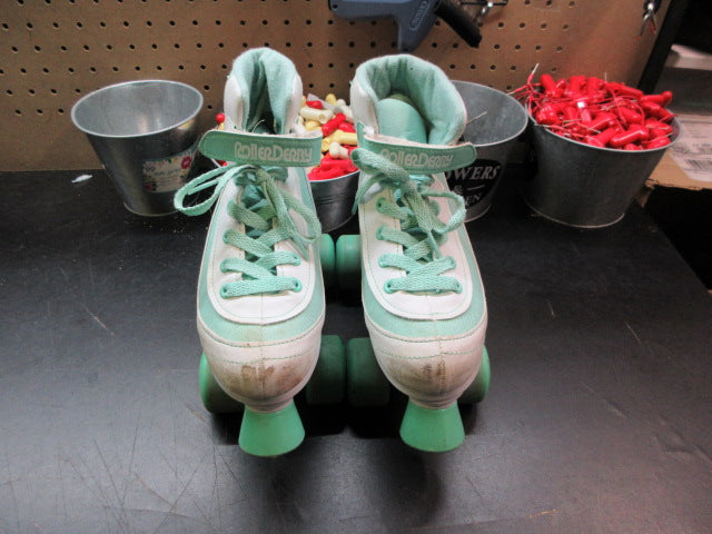 Load image into Gallery viewer, Used Roller Derby FireStar Roller Skates - Size 4

