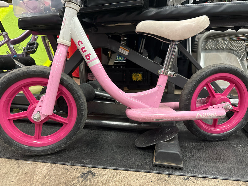 Load image into Gallery viewer, Used Cub Critical Girls Balance Bike in Pink

