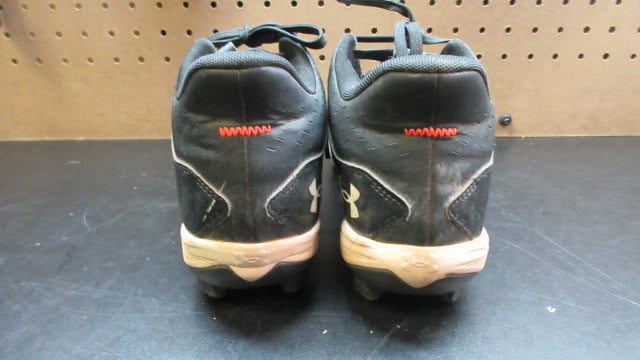 Load image into Gallery viewer, Used Under Armour Leadoff Baseball Cleats - Size 8
