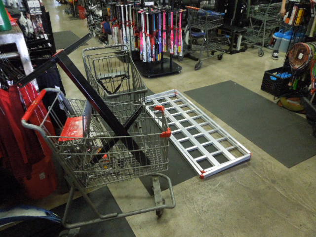 Load image into Gallery viewer, Like New 500lb Capacity Aluminum Frame Tow Hitch Cargo Rack 40" x 20"
