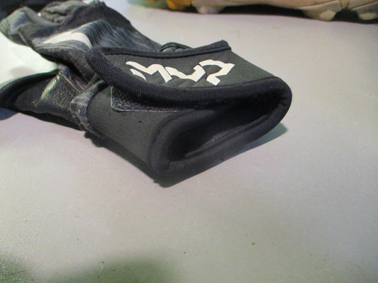 Used Nike MVP Youth Medium Batting Glove - RH