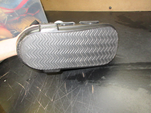 Load image into Gallery viewer, Used Walking Boot Surgical Shoe - Size Small
