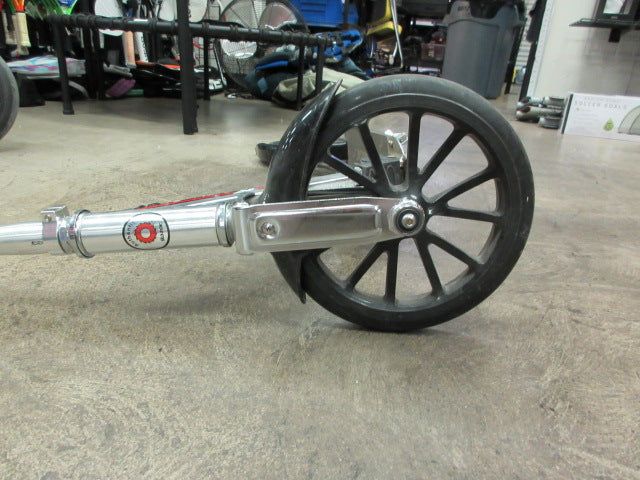 Load image into Gallery viewer, Used Razor A6 - Kick scooter - 13.4 in - silver
