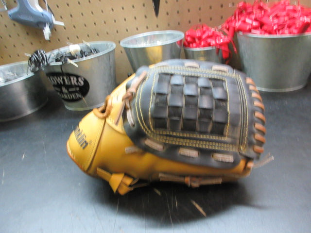 Load image into Gallery viewer, Used Franklin Field Master Series 10.5" Glove - RHT

