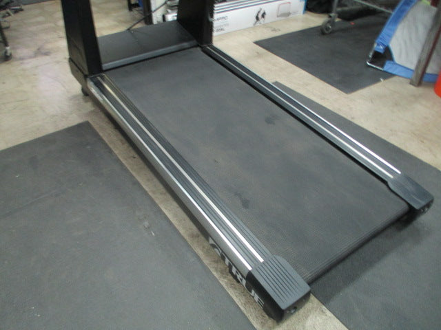 Load image into Gallery viewer, Used True Z 5.4 Soft Select Treadmill W Orthopedic Belt

