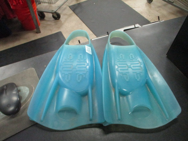 Load image into Gallery viewer, Used Hydro Tech 2 Swim Fins Size 10-11
