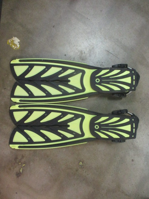 Used Oceanic V 16 Nature's Wing Split Fins Size M-L