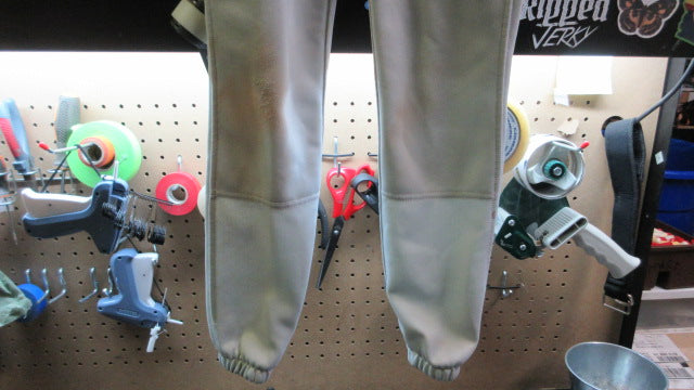 Load image into Gallery viewer, Used Mizuno Elastic Bottom Baseball Pants - Size Youth XS
