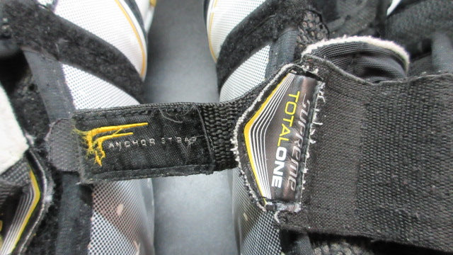 Load image into Gallery viewer, Used Bauer Supreme Hockey Shin Guards - Youth
