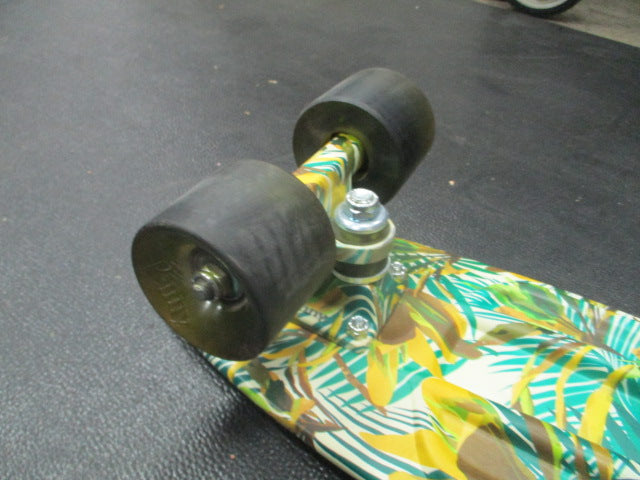 Load image into Gallery viewer, Used 22&quot; Penny Board Skateboard
