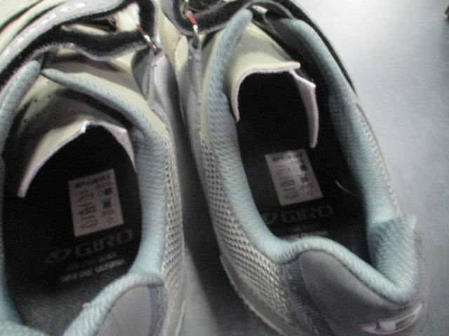 Load image into Gallery viewer, Used Giro Carbide SPD Cycling Shoes Size 13 / 47
