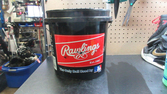 Used Rawlings Ball Bucket