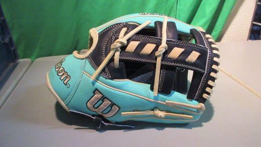New Spring 2025 A2000® 1716SS 11.5” Infield Glove